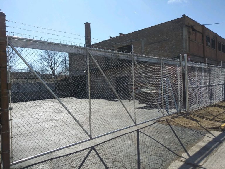Choosing A Commercial Fence Contractor In Chicago Il