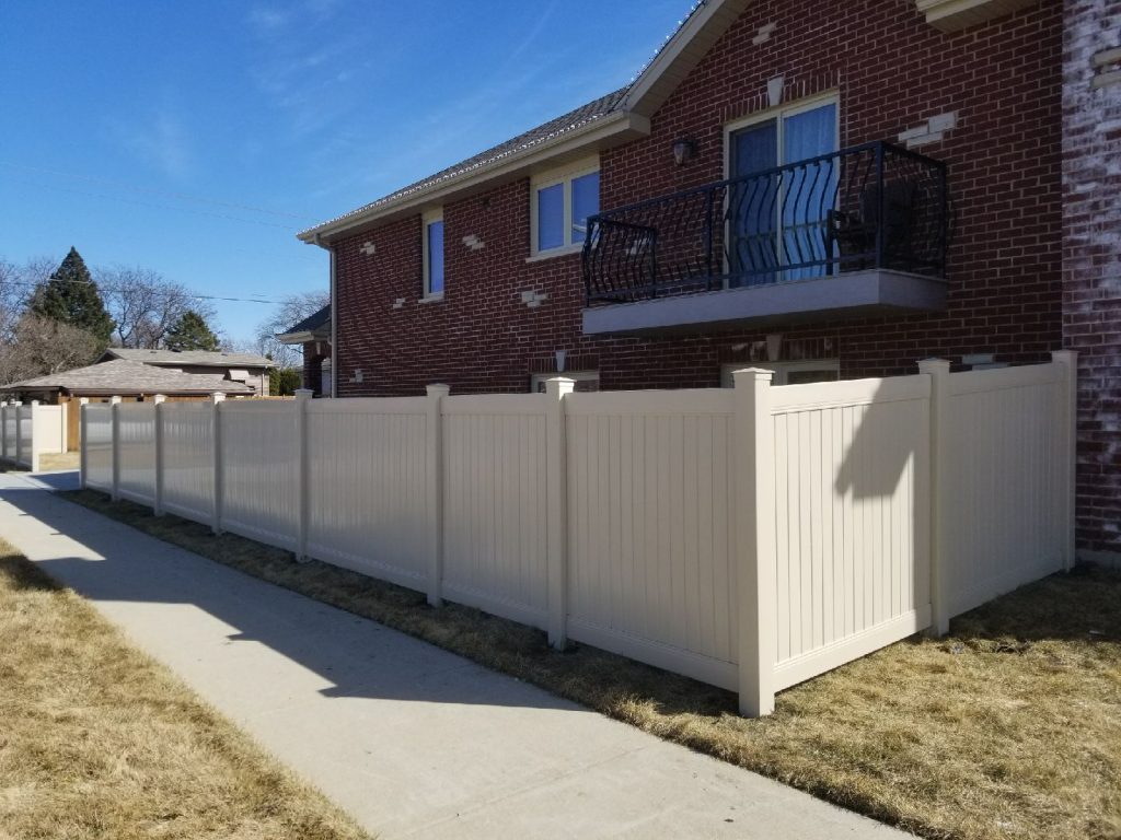 tips to choose the right fence height
