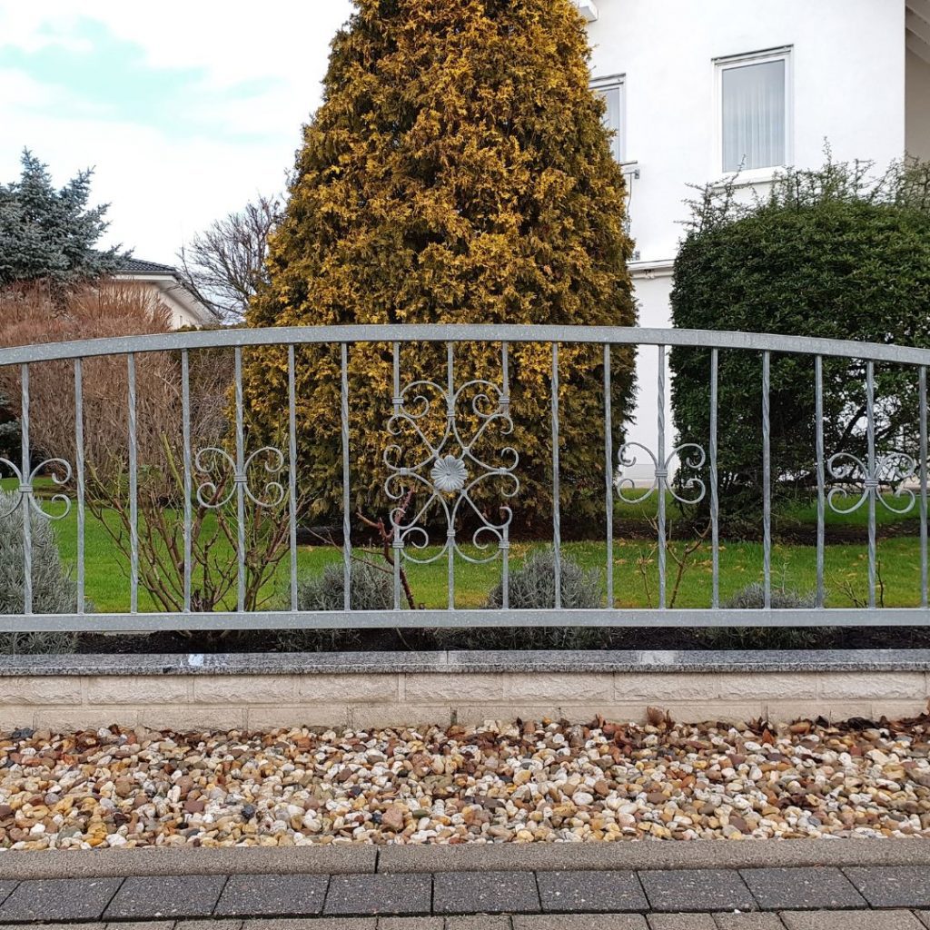 Are Industrial Iron Fences Resistant To Rust And Corrosion Metal fence