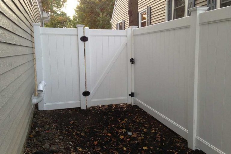 friendly manners to clean a vinyl fence